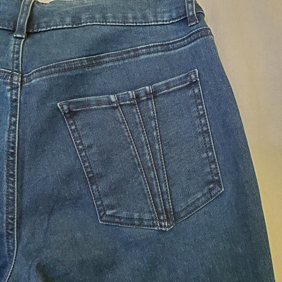 Riders Mid Rise Bootcut Jeans Sz 10 - Picture 3 of 12